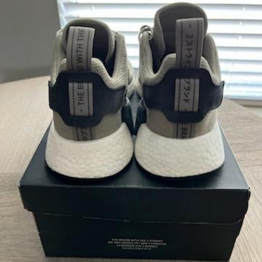Men's Adidas NMD R2 - Picture 4 of 9
